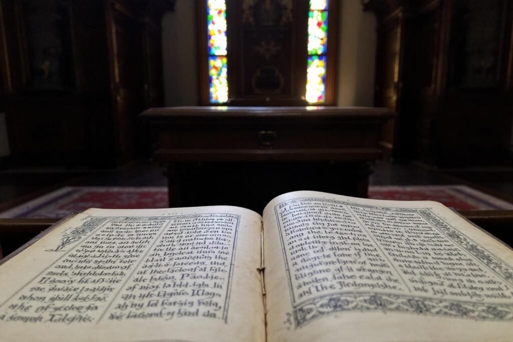 Vêpres : signification et déroulement de cette prière liturgique